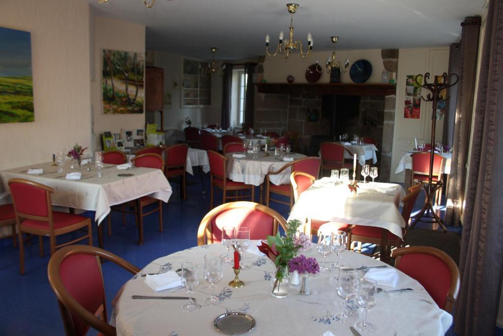 Auberge De Saint Julien Aux Bois Eksteriør billede