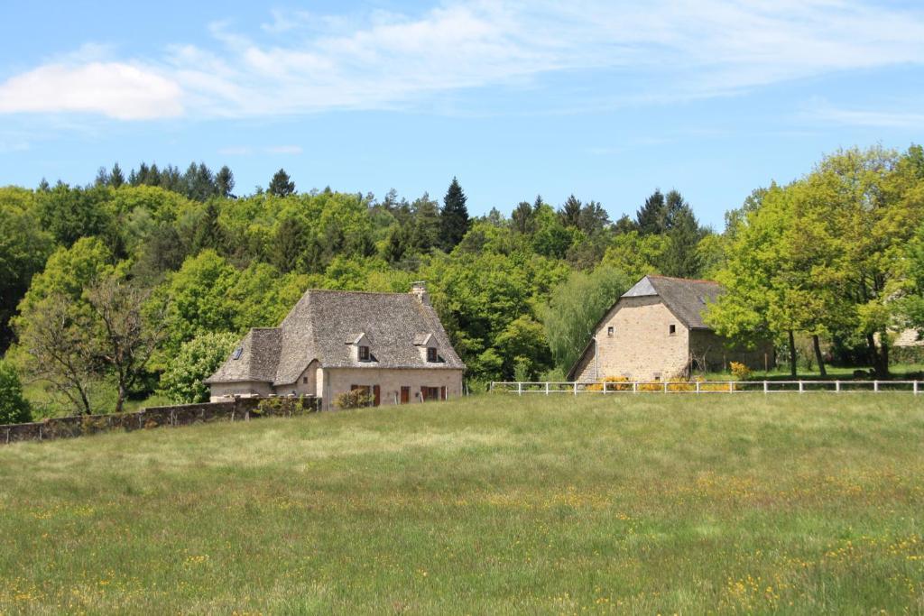 Auberge De Saint Julien Aux Bois Eksteriør billede